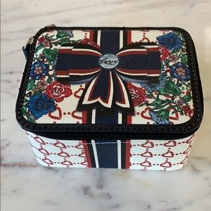 NEW Brighton Jewelry Holder♥️